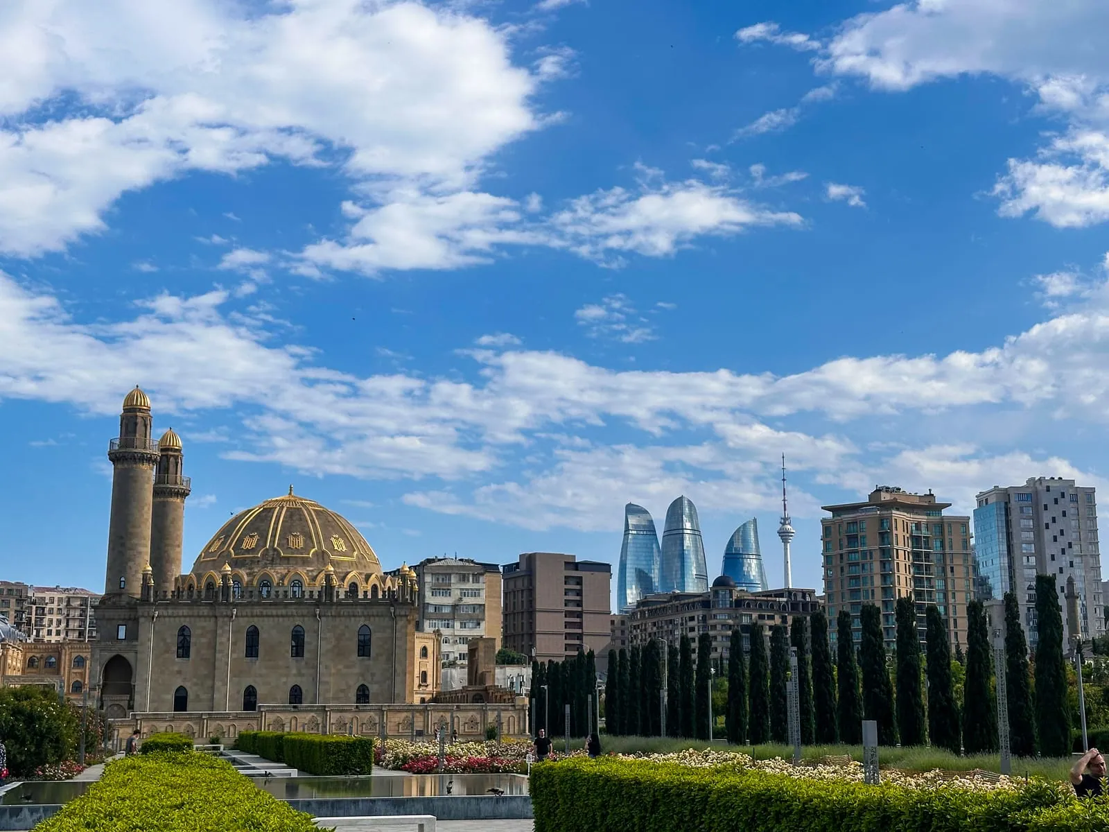 picture of the taza pir mosque and the garden