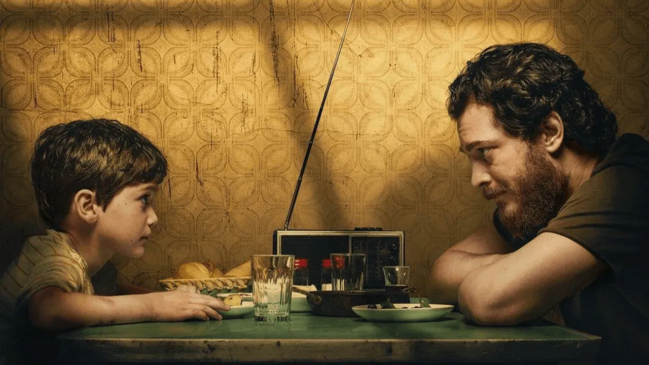 A scene from the movie Paper Lives